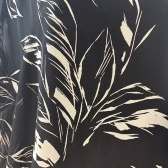 Chicos Black & White Leaf Print Sheer Layered Blouse Chicos Size 3 - Picture 5 of 9